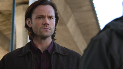Gadreel is torn over Metatron asking him to kill to prove his loyalty. Gadreel is torn over Metatron asking him to kill to prove his loyalty.